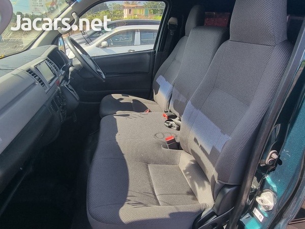 Toyota Hiace 2,0L 2013-9