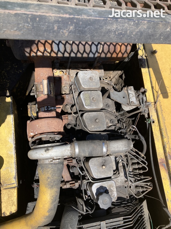 Komatsu PC200 Excavator-8