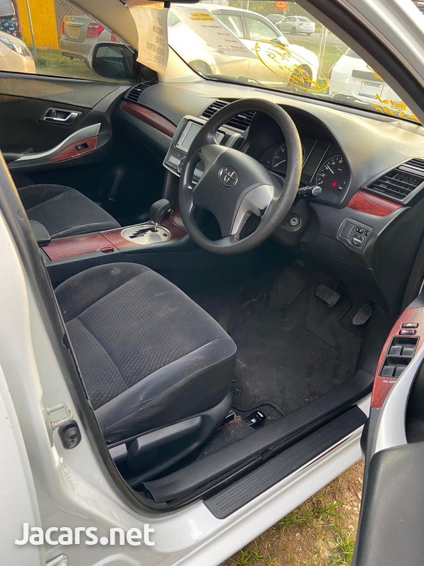 Toyota Premio 1,8L 2012-8