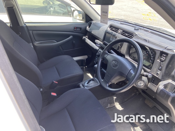 Toyota Probox 1,3L 2016-4