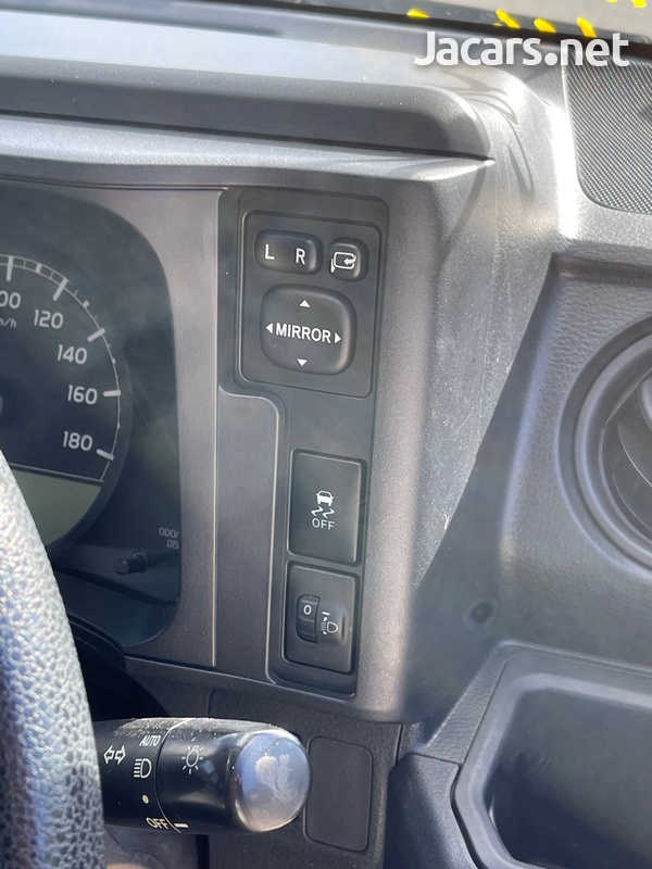 Toyota Probox 1,5L 2017-11