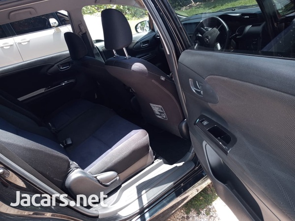 Toyota Wish 1,8L 2011-4