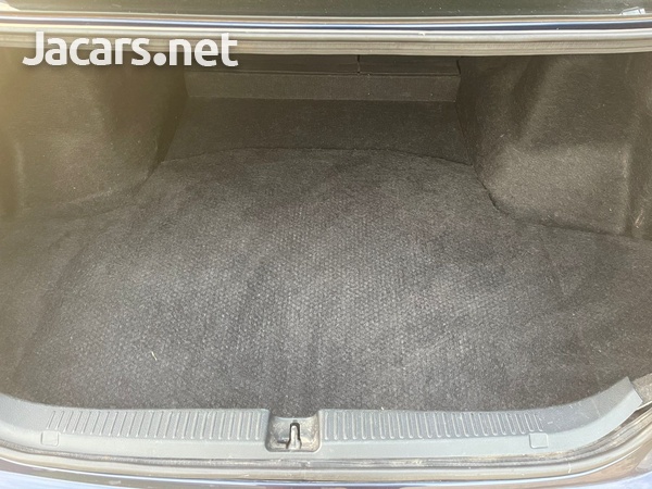 Toyota Mark X 2,5L 2012-9