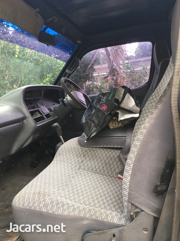 Toyota Hiace 1998-4