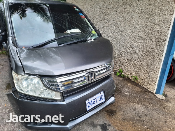 Honda Stepwgn 2,0L 2011-6