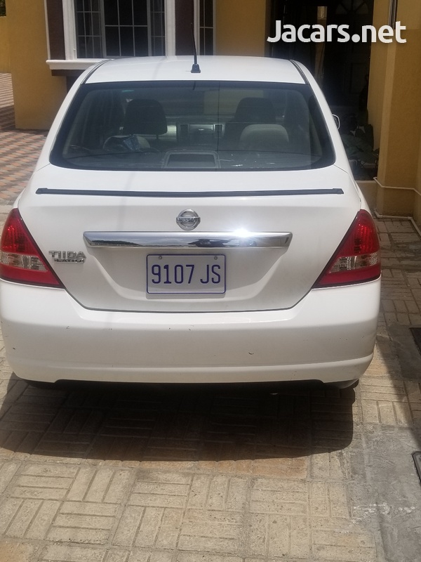 Nissan Tiida 1,5L 2010-4