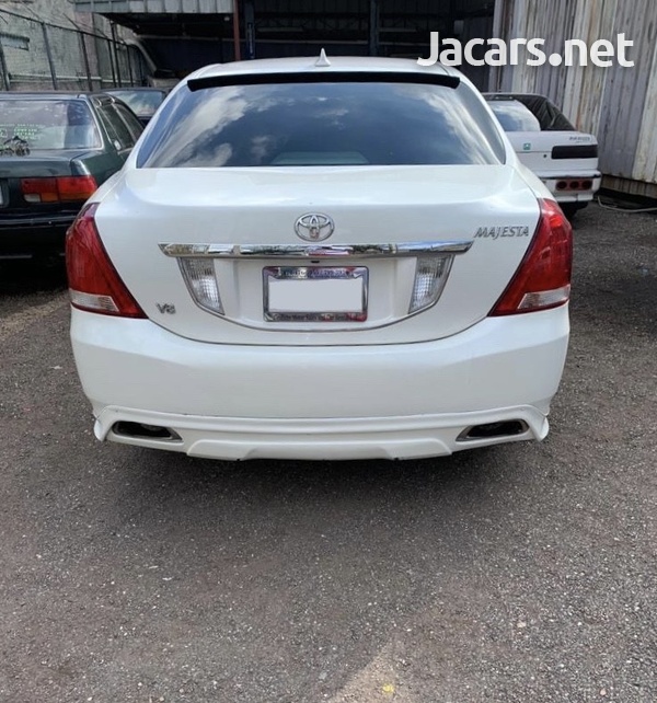 Toyota Crown 3,5L 2012-6