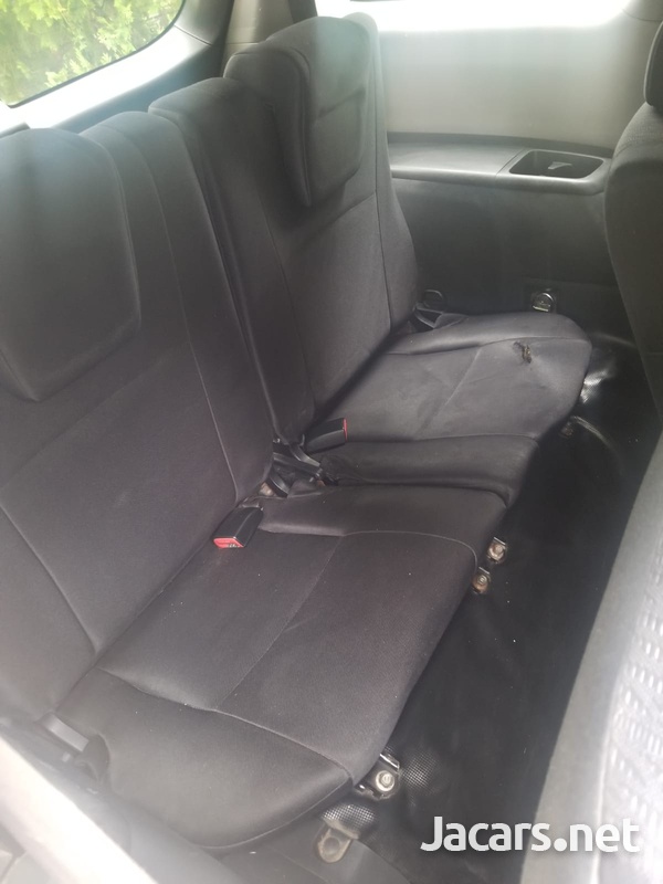 Toyota Wish 1,8L 2011
