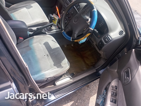 Nissan Sunny 1,5L 2001-5