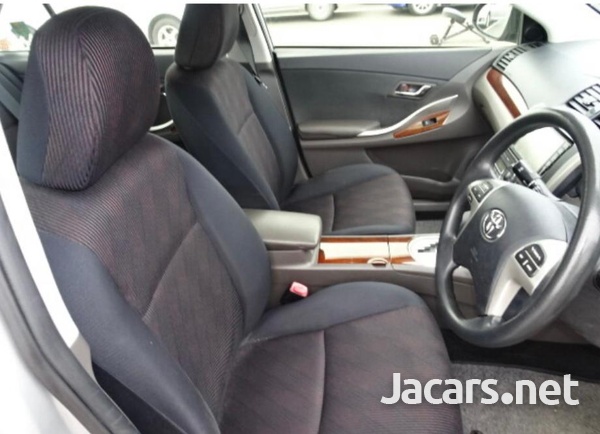 Toyota Premio 2,0L 2016-6