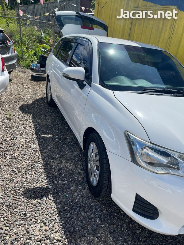 Toyota Fielder 1,6L 2013-11