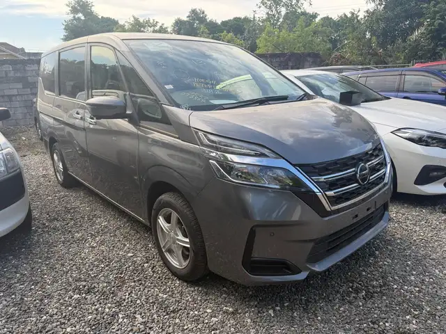 Nissan Serena 2,0L 2022, Kingston - 2
