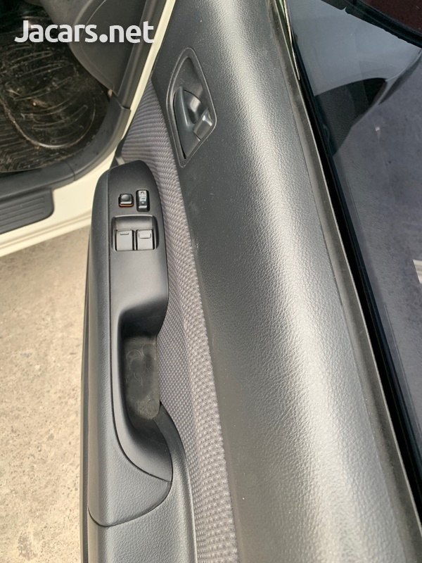 Toyota Succeed 1,5L 2014-10