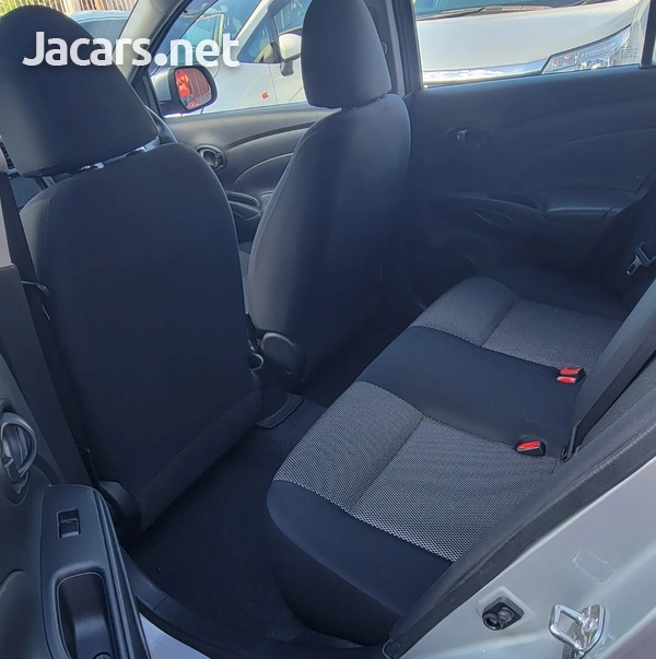 Nissan Latio 1,3L 2017-12