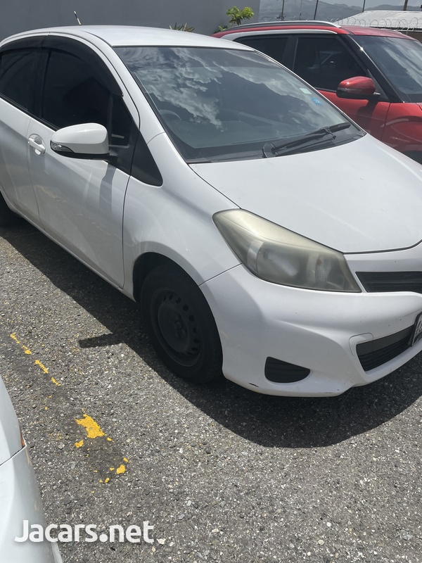 Toyota Vitz 1,0L 2013-4