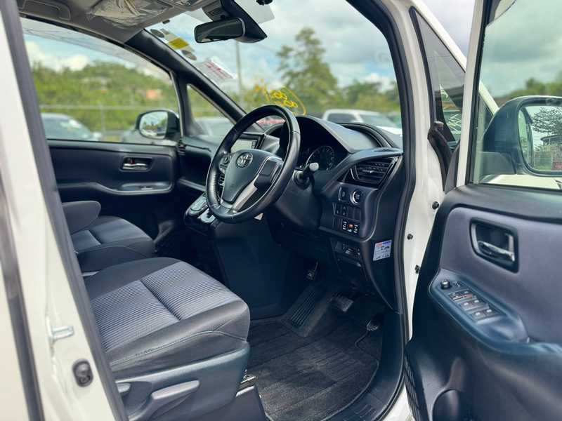 9Qページ　２個口其の二 Toyota Voxy 2,0L 2016 JA$2,899,999 №2526534 in Manchester - Voxy