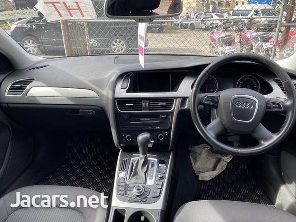 Audi A4 2,0L 2012-6