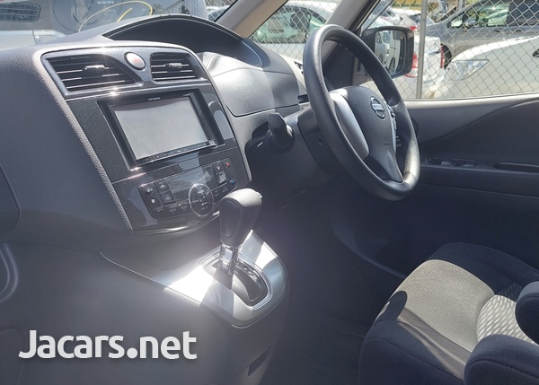 Nissan Serena 2,0L 2013-9
