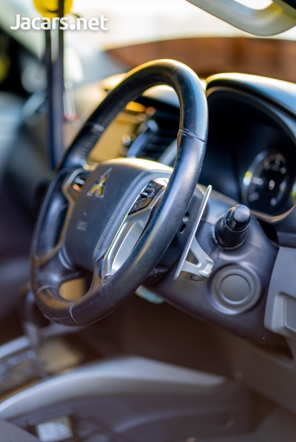 Mitsubishi L200 2,4L 2018-6