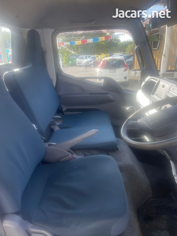 2013 Mitsubishi Canter Truck-13