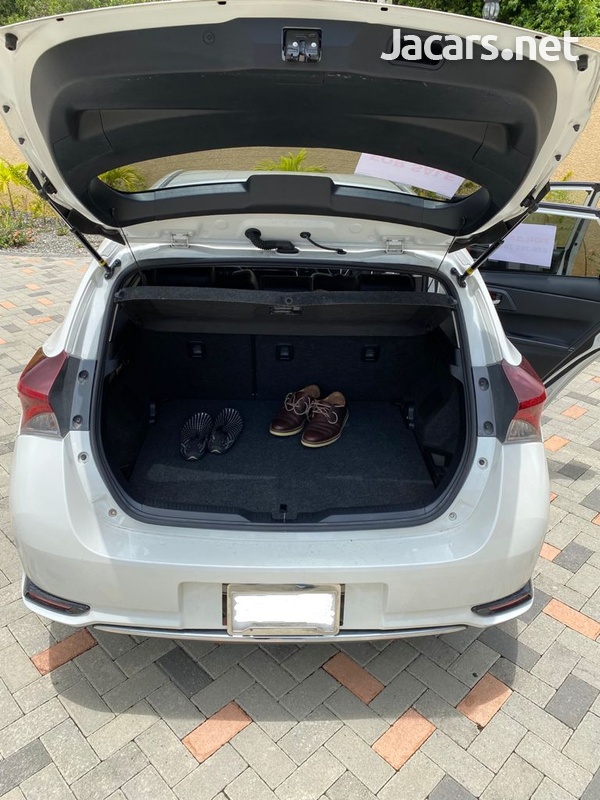 Toyota AURIS 1,8L 2016-6