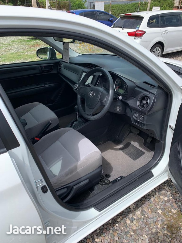Toyota Axio 1,5L 2016-7