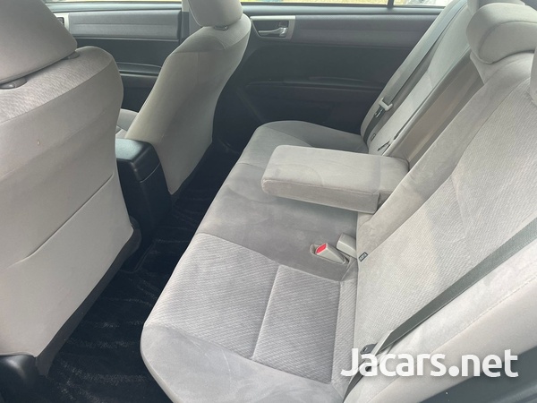 Toyota Axio 1,5L 2013-4
