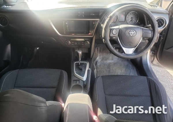 Toyota AURIS 1,8L 2012-10