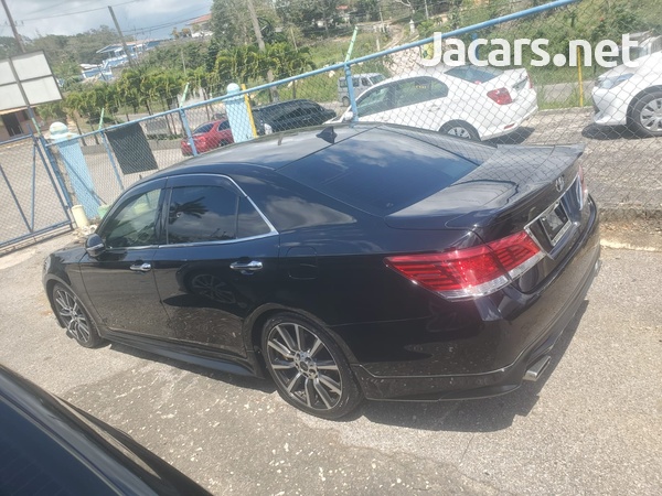 Toyota Crown 3,0L 2015-4