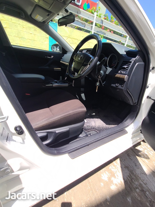 Toyota Mark X 2,5L 2016-7