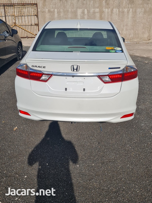 Honda Grace 1,5L 2016-3