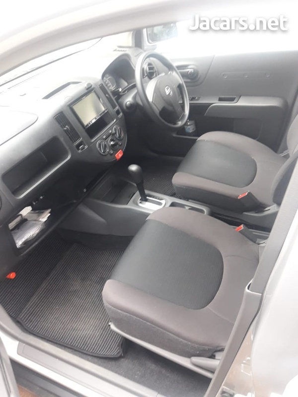 Nissan AD Wagon 1,5L 2015-7