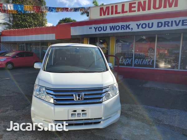 Honda Stepwgn 2,0L 2015-2