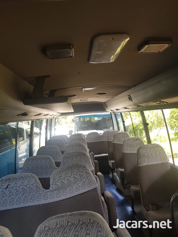 2009 Toyota Hino-11
