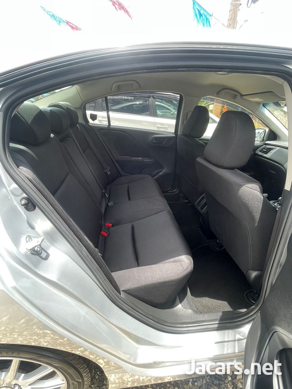 Honda Grace 1,5L 2017-6