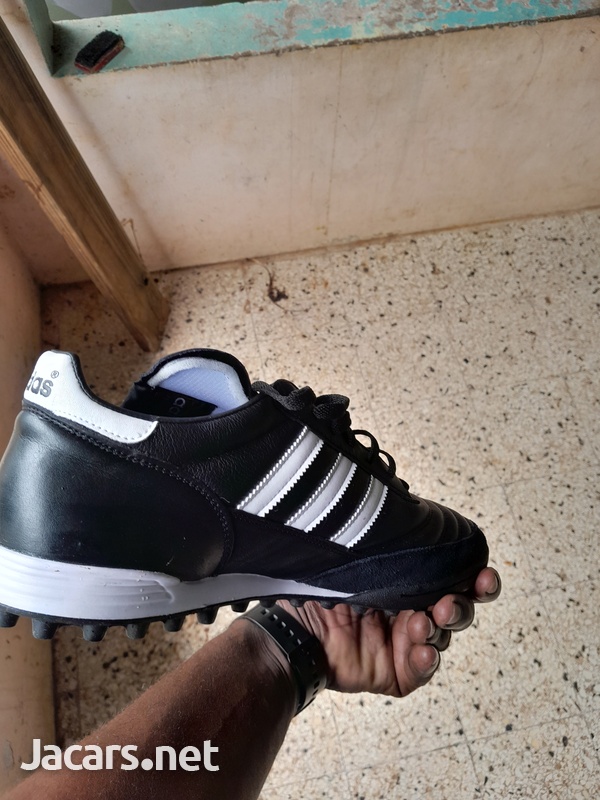 Adidas Mundial turf brand new size 12 