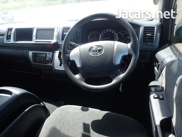 Toyota Hiace Grand Cabin 2,5L 2014-10