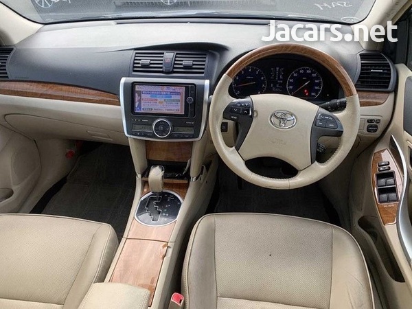 Toyota Premio 2,0L 2014-7