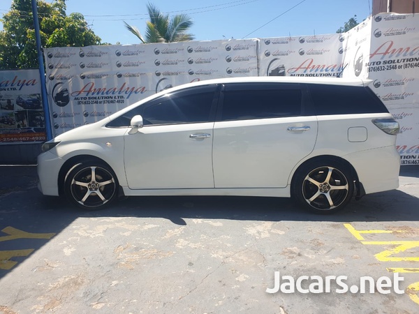 Toyota Wish 1,8L 2013-6