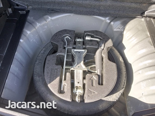 Nissan Versa 1,3L 2013-7