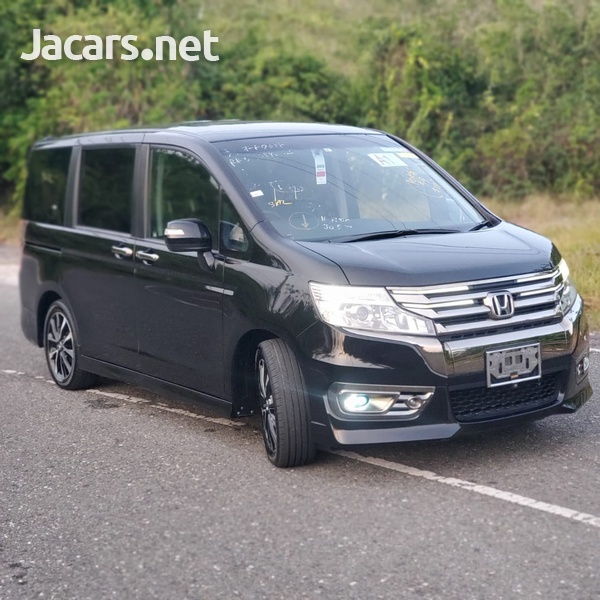 Honda Stepwgn Spada 2,0L 2013-3