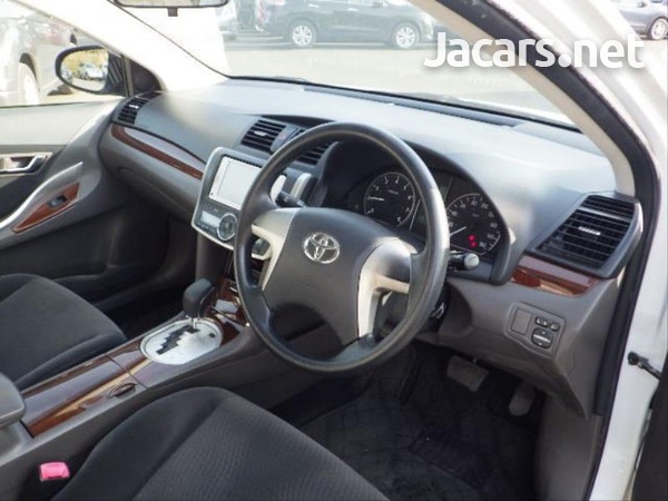 Toyota Premio 2,0L 2013-5