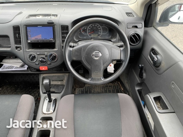 Nissan AD Wagon 1,5L 2016-4
