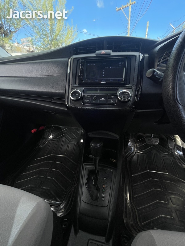 Toyota Axio 1,5L 2016-5