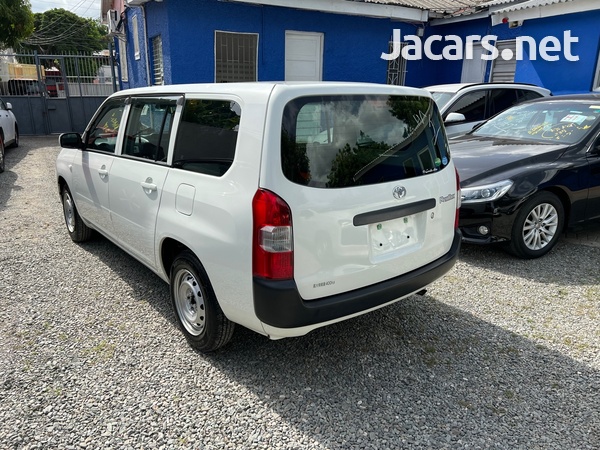 Toyota Probox 1,3L 2018-5