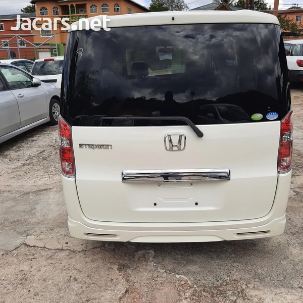 Honda Stepwgn 2,0L 2012-4
