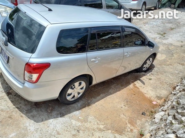 Toyota Fielder 1,5L 2012-4