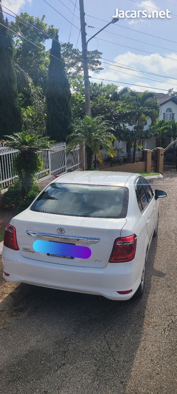 Toyota Axio 1,5L 2015-1