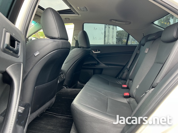 Toyota Mark X 2,5L 2013-7