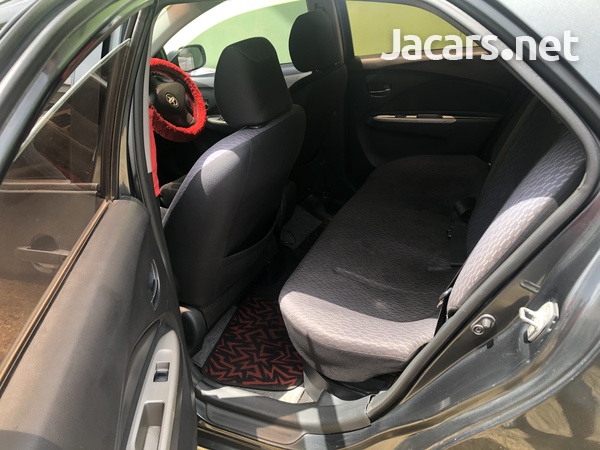 Toyota Yaris 1,3L 2013-7